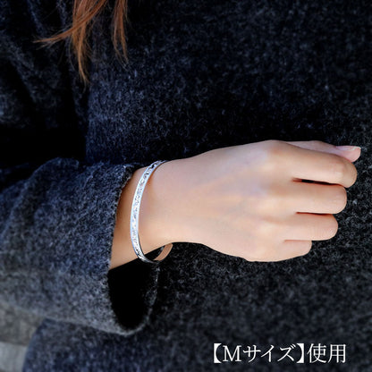 バングル ペア 2個セットプラチナ  唐草 彫金 手彫り 誕生石 選べる k10 k18 sv925 カップル 夫婦 お揃い プレゼント ペアバングル (品番 mpb-0083-a-pair)